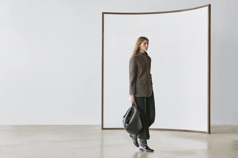 Пальто из шерстяной смеси с вельветовым воротником