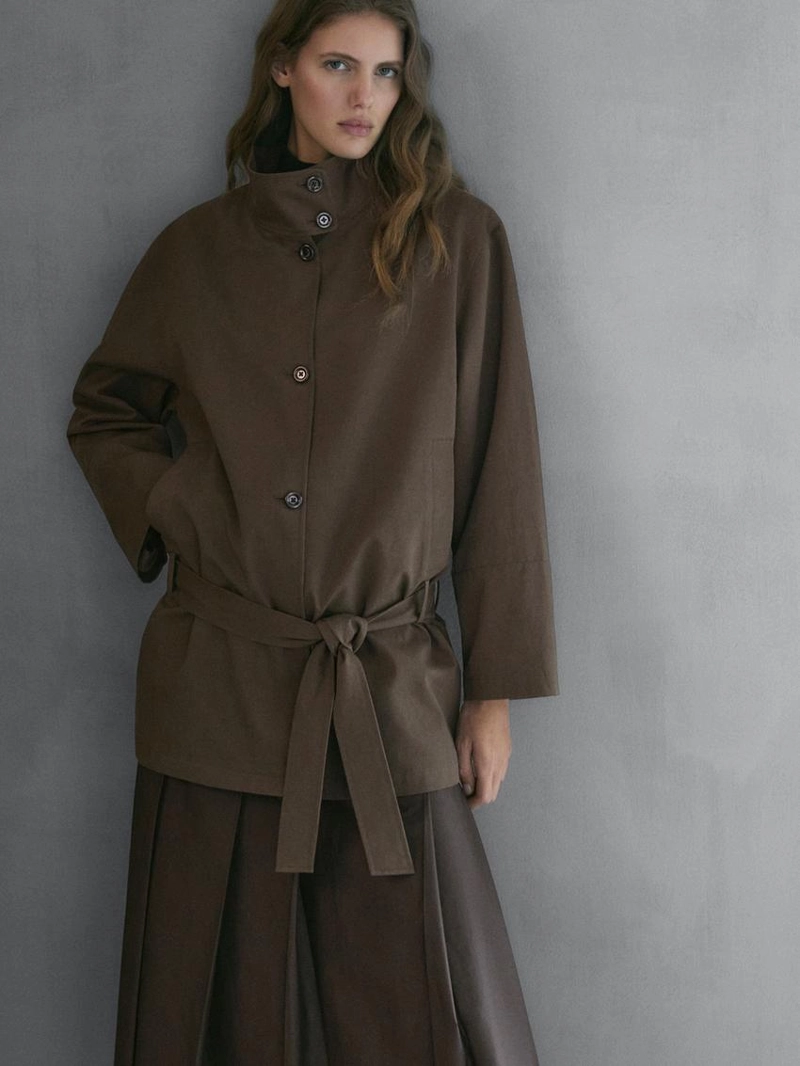 Пальто средней длины с деталями пояса