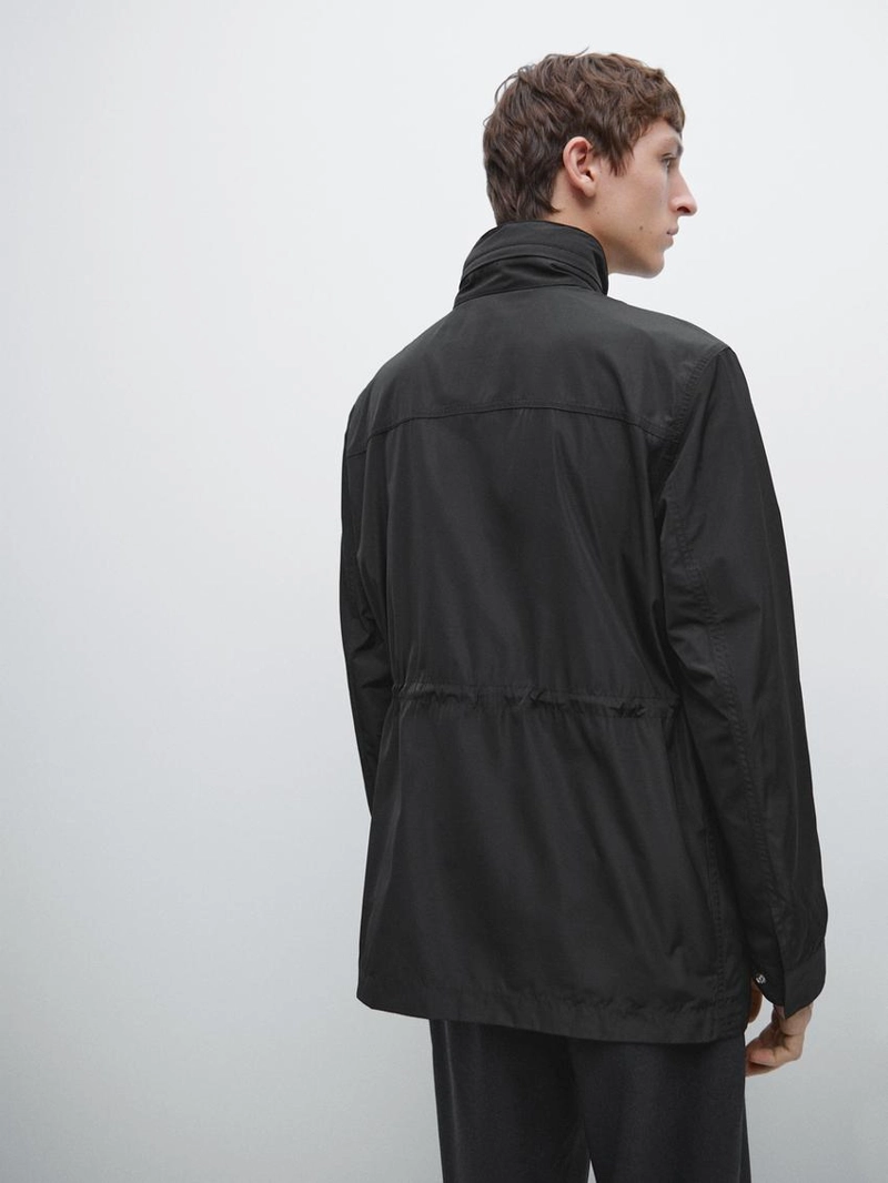 Парка с капюшоном и деталями из ткани