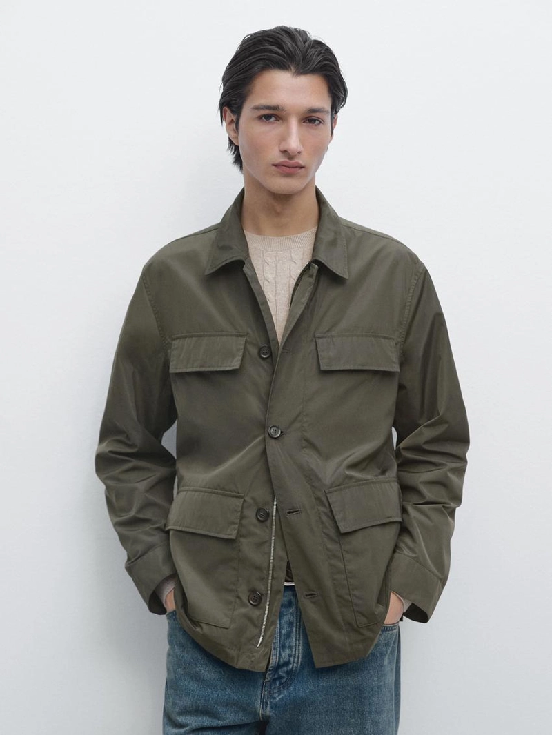 Легкая куртка с карманами