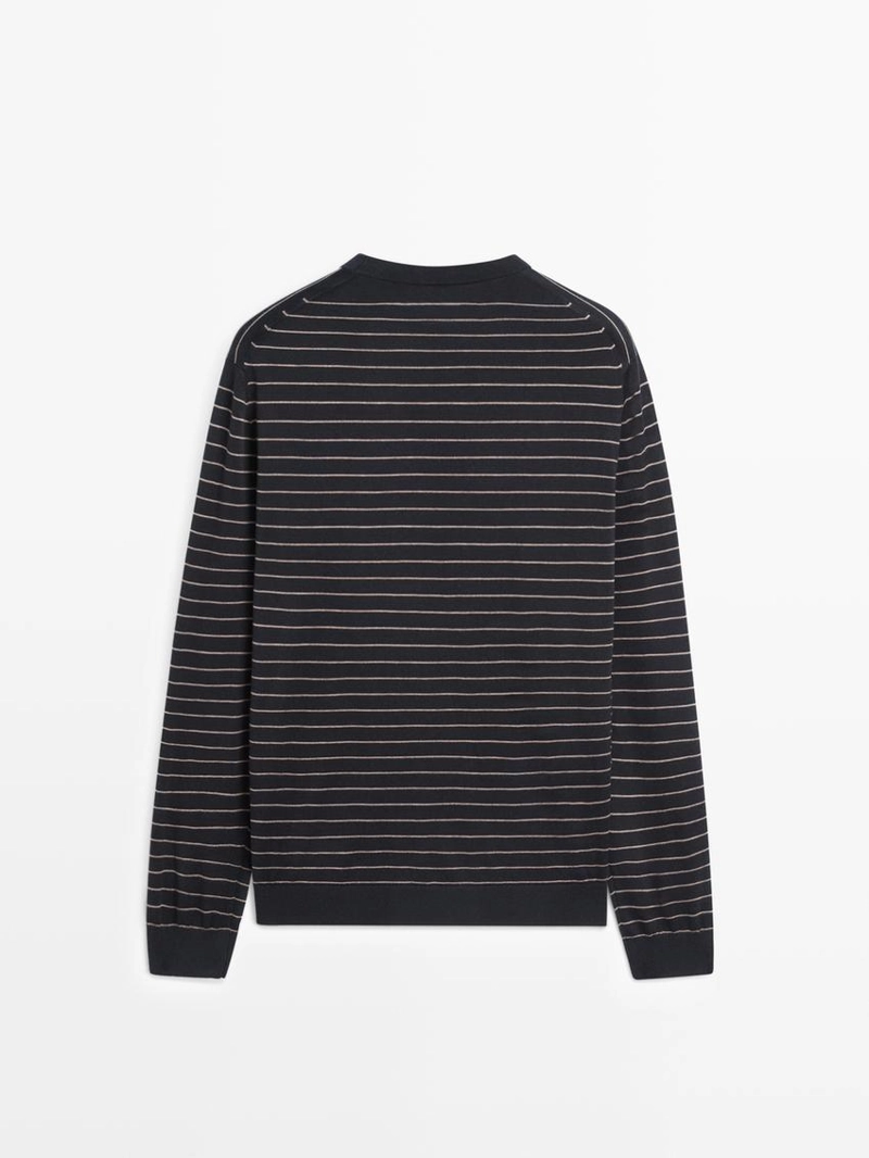 Вязанный свитер с длинным рукавом в полоску