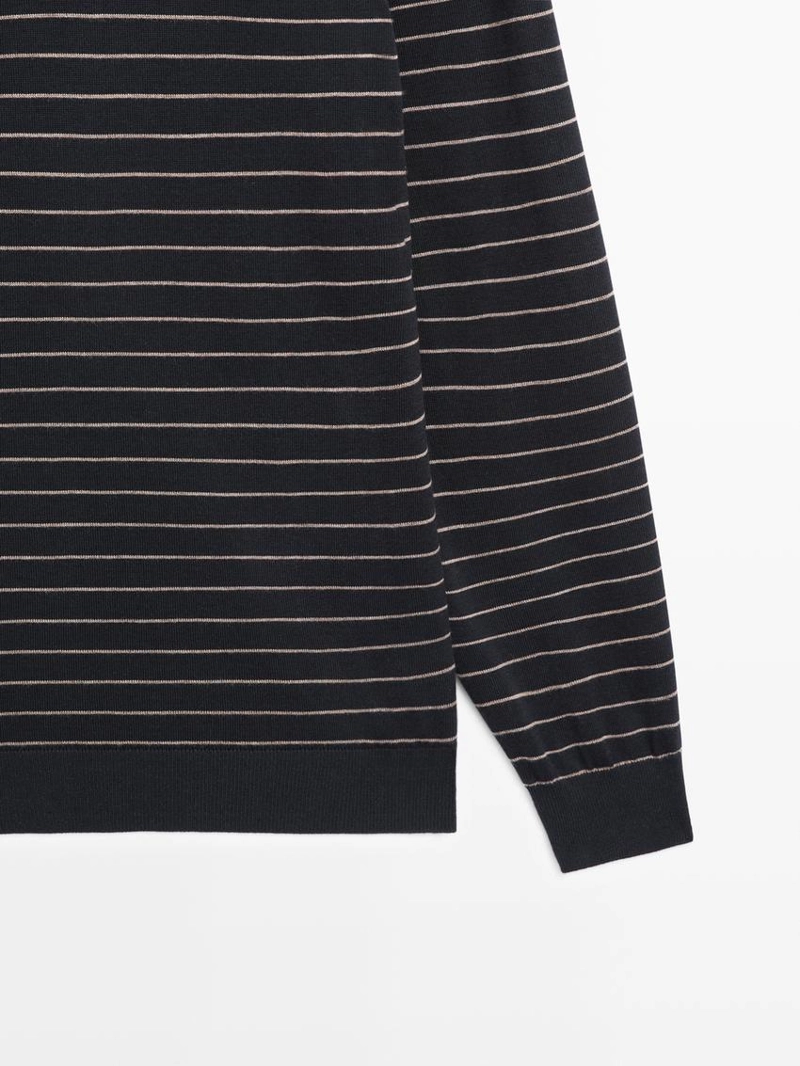 Вязанный свитер с длинным рукавом в полоску