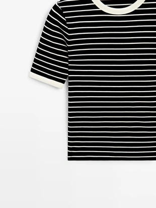 Футболка с коротким рукавом в полоску контрастного цвета- Заказать в России