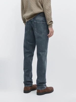 Джинсы прямого кроя- Заказать в России