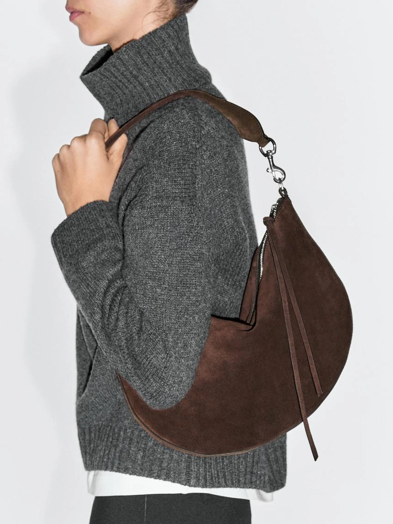 Сумка полумесяц из разделанной кожи