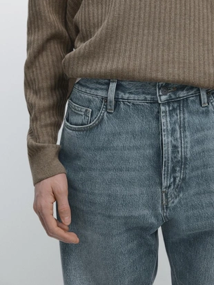 Джинсы прямого кроя- Заказать в России