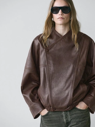 Асимметричная кожаная бомбер-куртка из нубука- Заказать в России