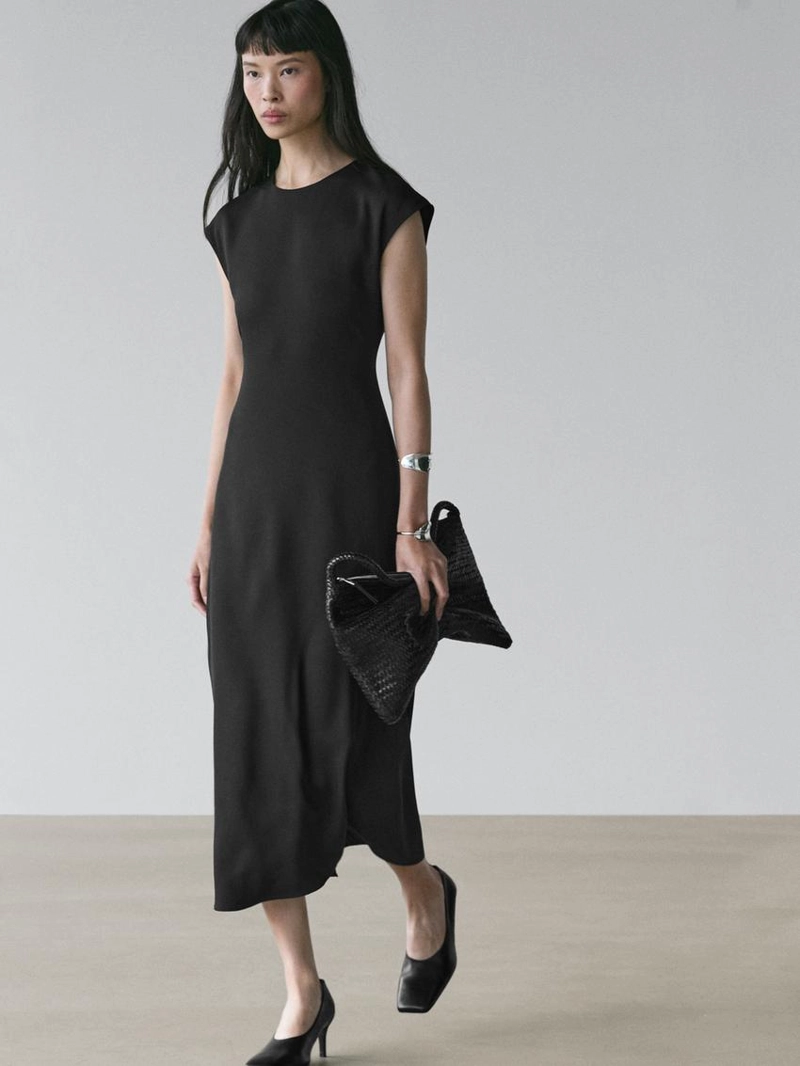 Платье с короткими рукавами