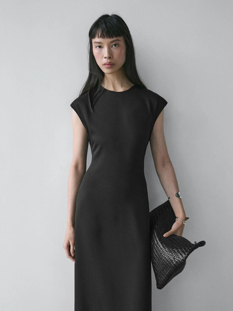 Платье с короткими рукавами