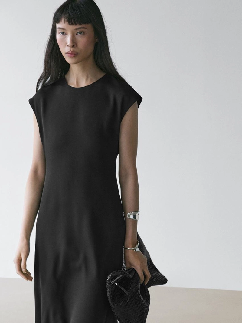 Платье с короткими рукавами