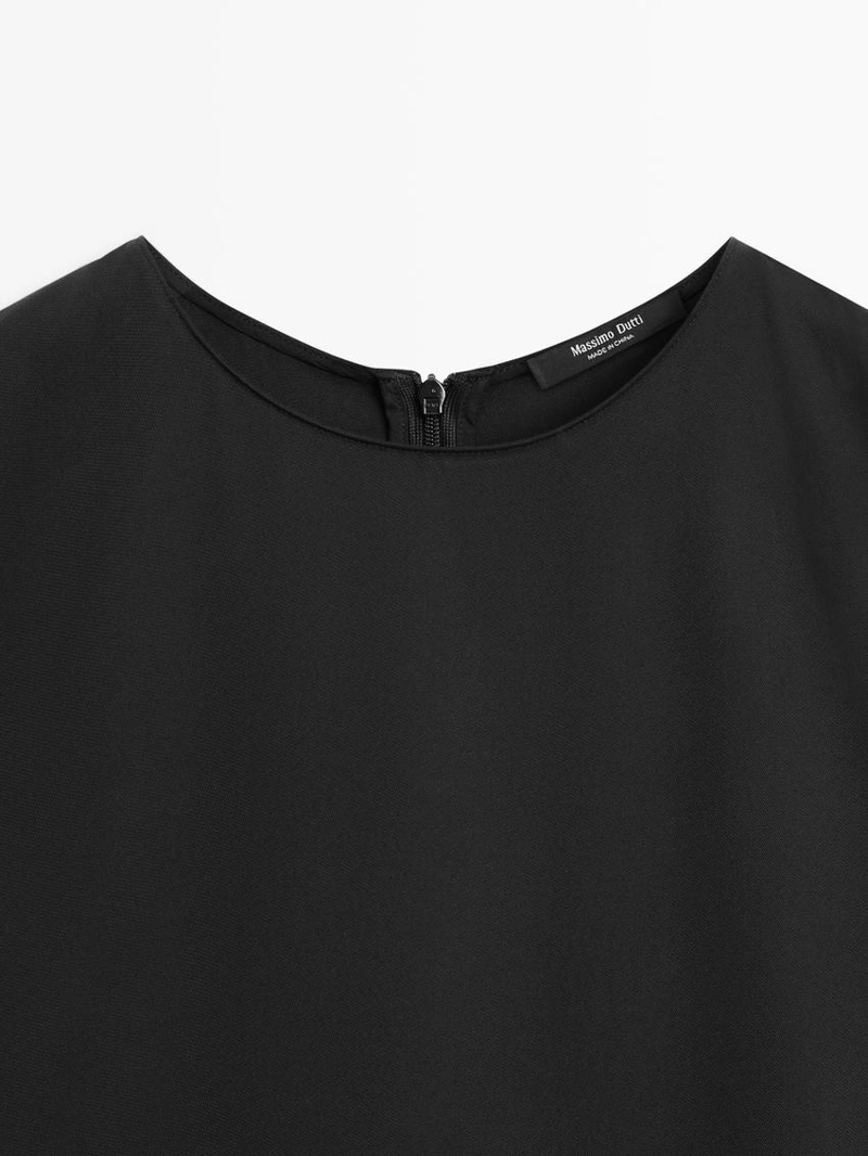 Платье с короткими рукавами