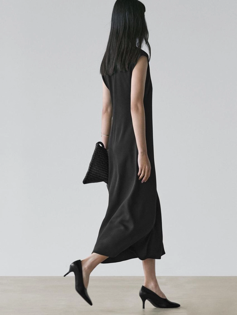 Платье с короткими рукавами