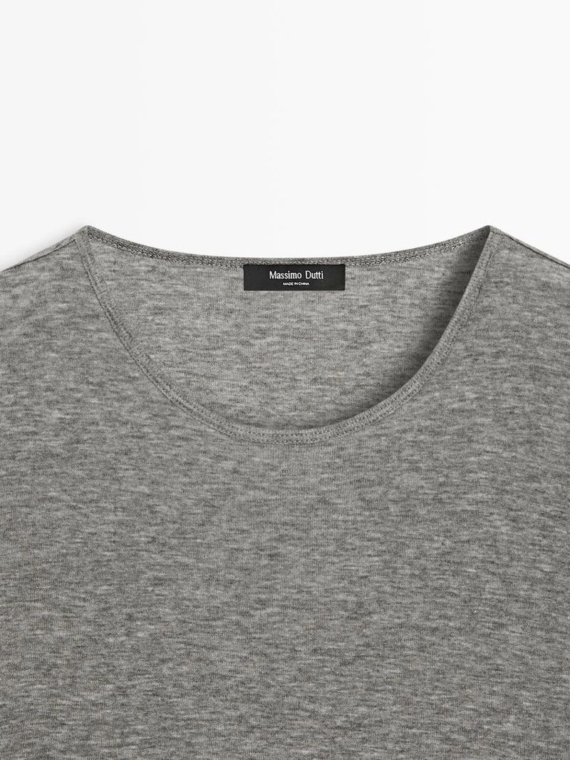 Футболка с коротким рукавом и кружевными деталями