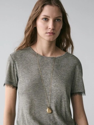 Футболка с коротким рукавом и кружевными деталями- Заказать в России