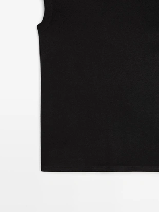 Футболка с рукавами летучая мышь и деталями на пуговицах- Заказать в России