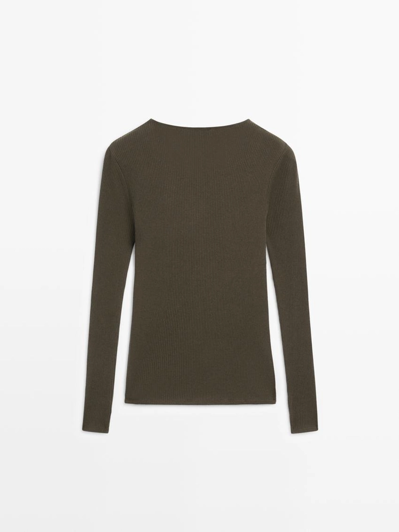 Лонгслив с элементами ребристого узора