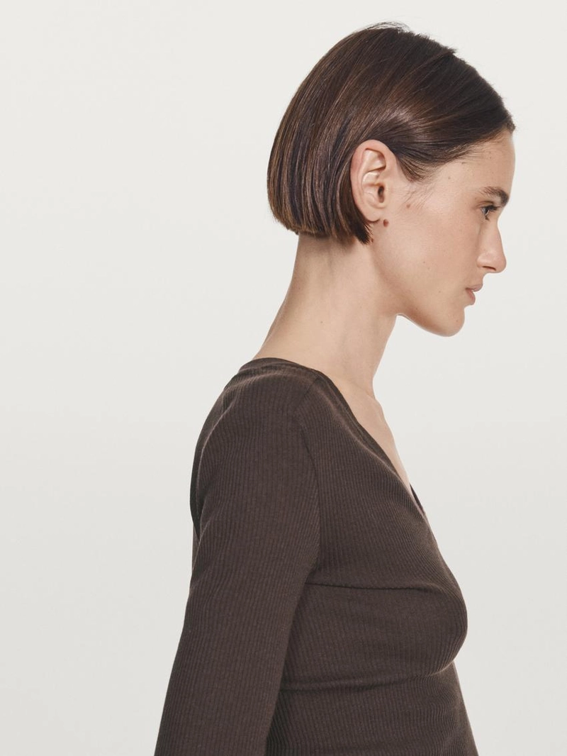 Футболка с длинным рукавом и v-образным вырезом из ребристой ткани