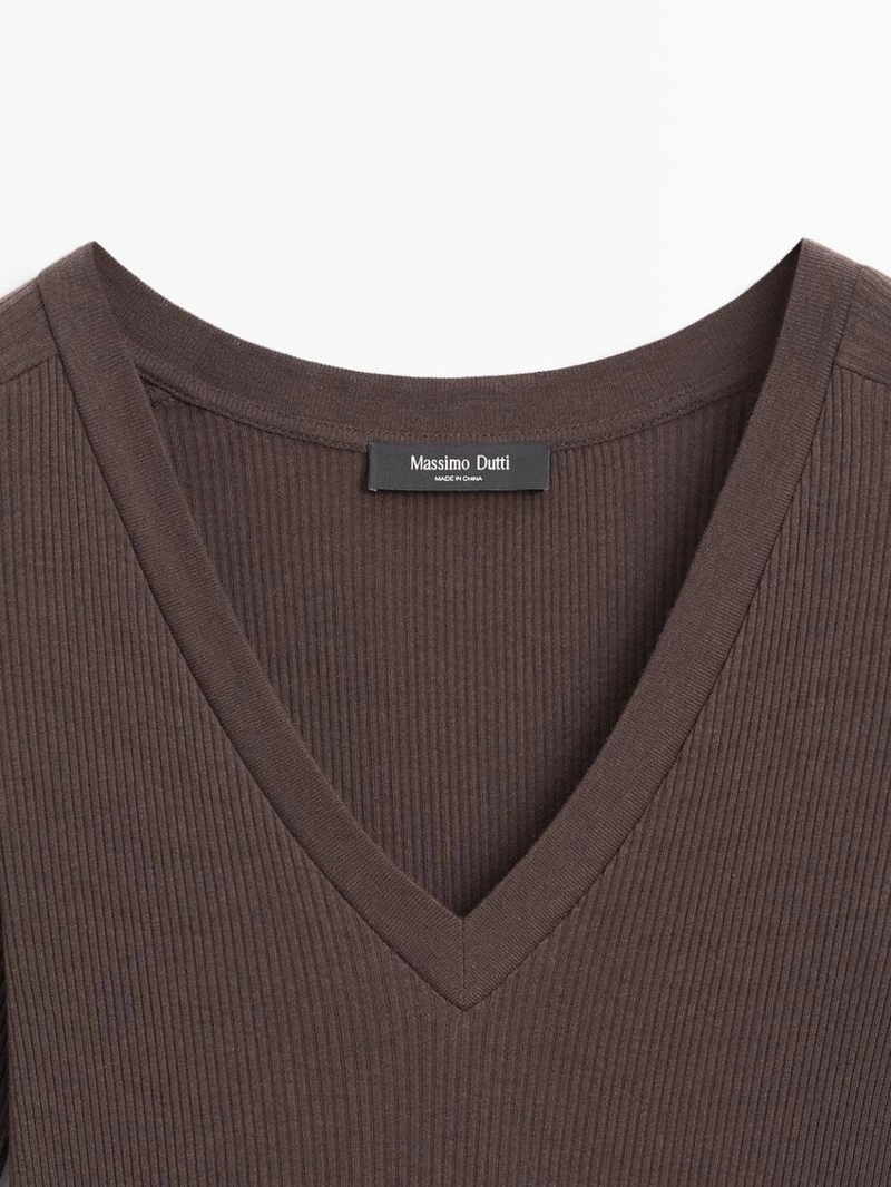 Футболка с длинным рукавом и v-образным вырезом из ребристой ткани