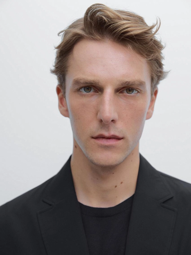 Легкий технический пиджак