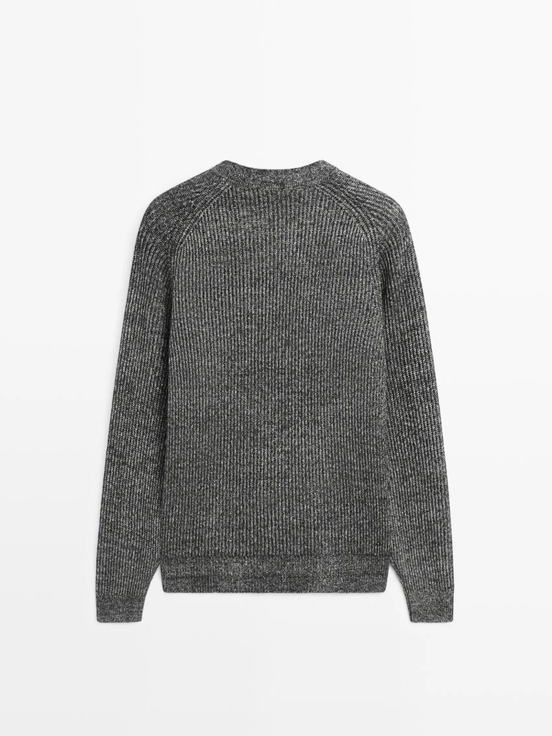 Двухцветный свитер с рукавами раглан