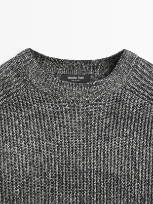 Двухцветный свитер с рукавами раглан- Заказать в России