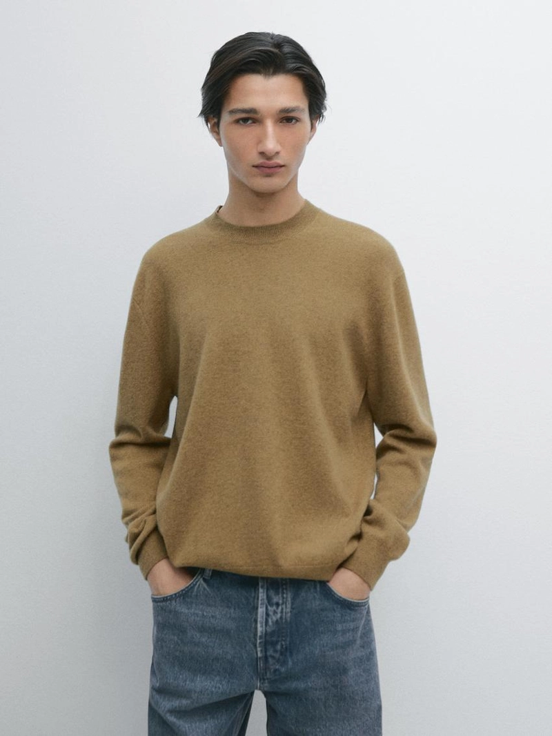 Свитер из шерсти с круглым вырезом