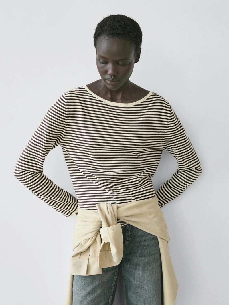 Длинный вязаный свитер в полоску