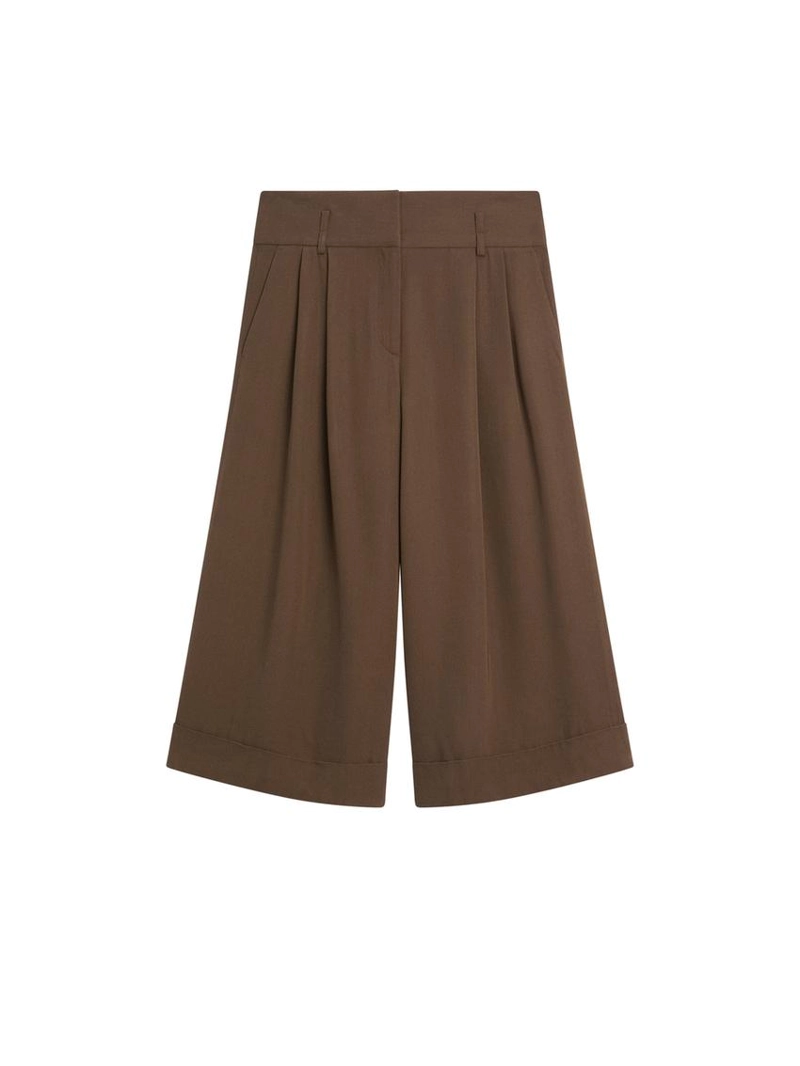 Длинные бермуды с подвернутыми краями