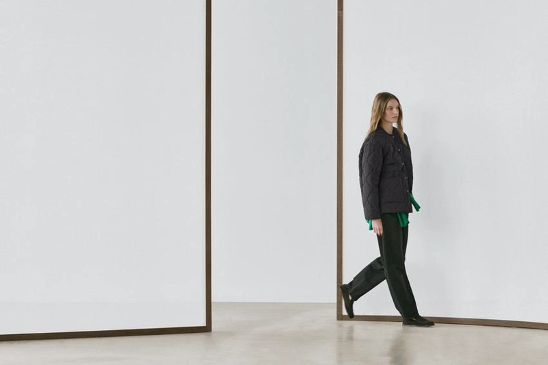 Куртка-пончо с орнаментом стежки