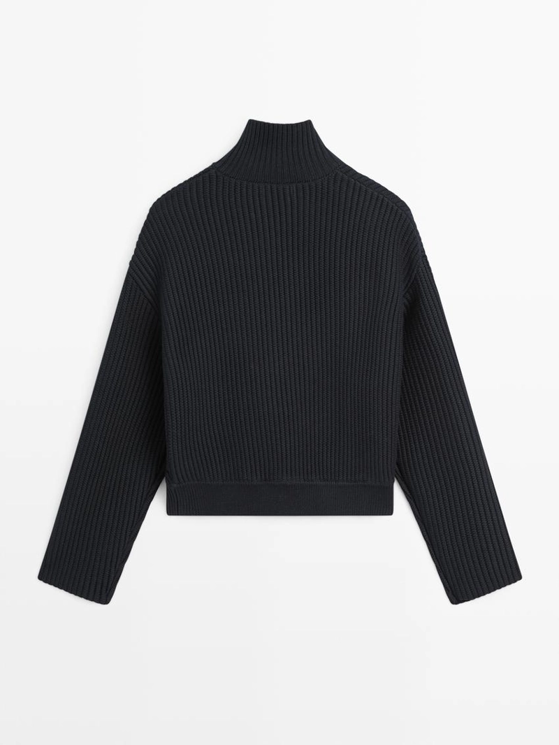 Кардиган из хлопкового трикотажа с высоким воротником