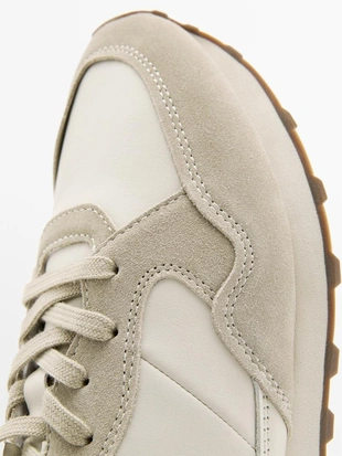 Кроссовки с контрастной задней частью- Заказать в России