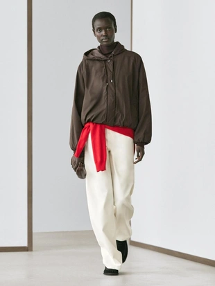 Пуховик с высоким воротником- Заказать в России