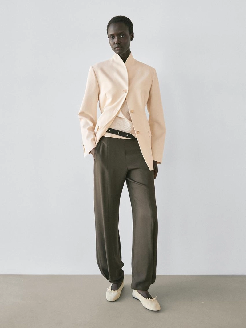 Асимметричный топ с деталью узла