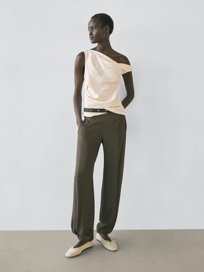 Асимметричный топ с деталью узла