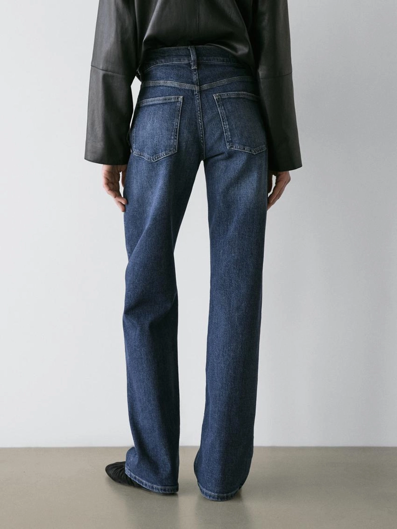 Джинсы с высокой талией прямого кроя и комфортным покроем