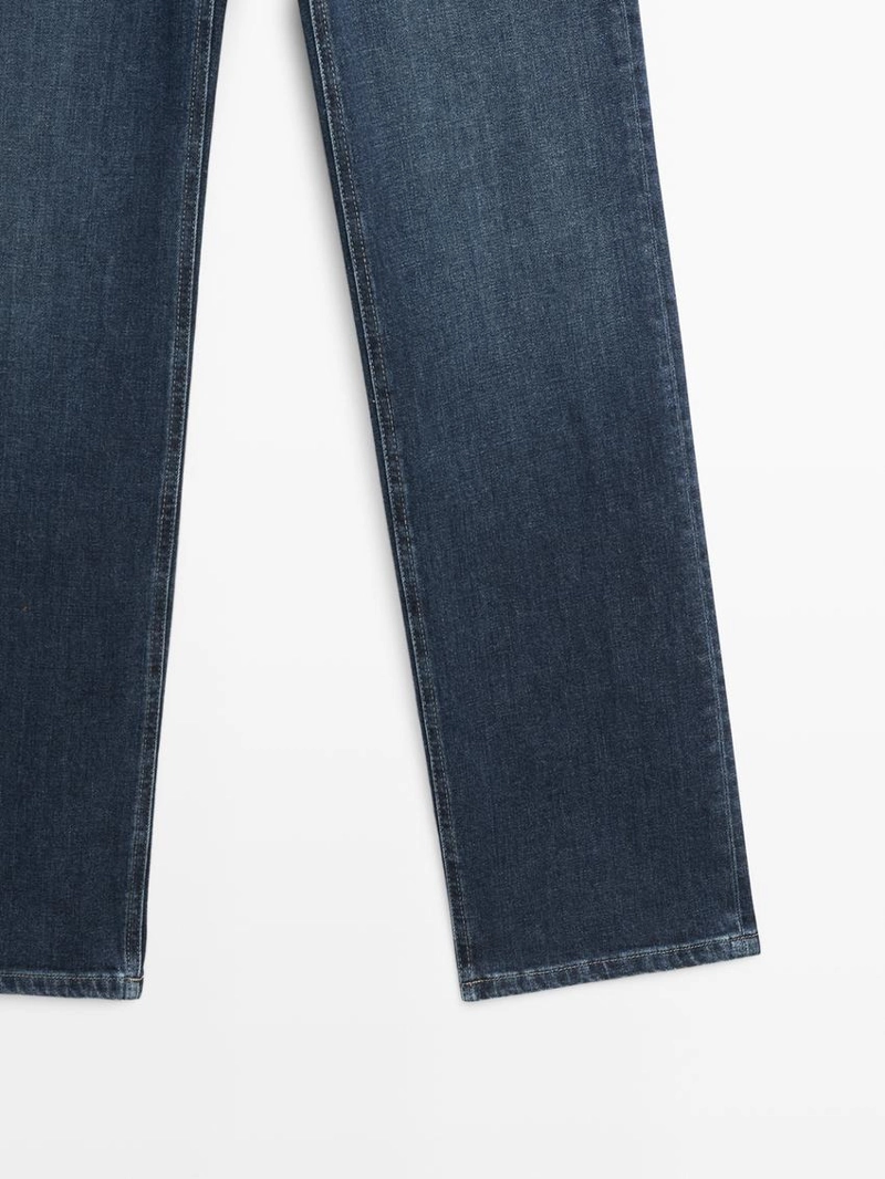 Джинсы с высокой талией прямого кроя и комфортным покроем