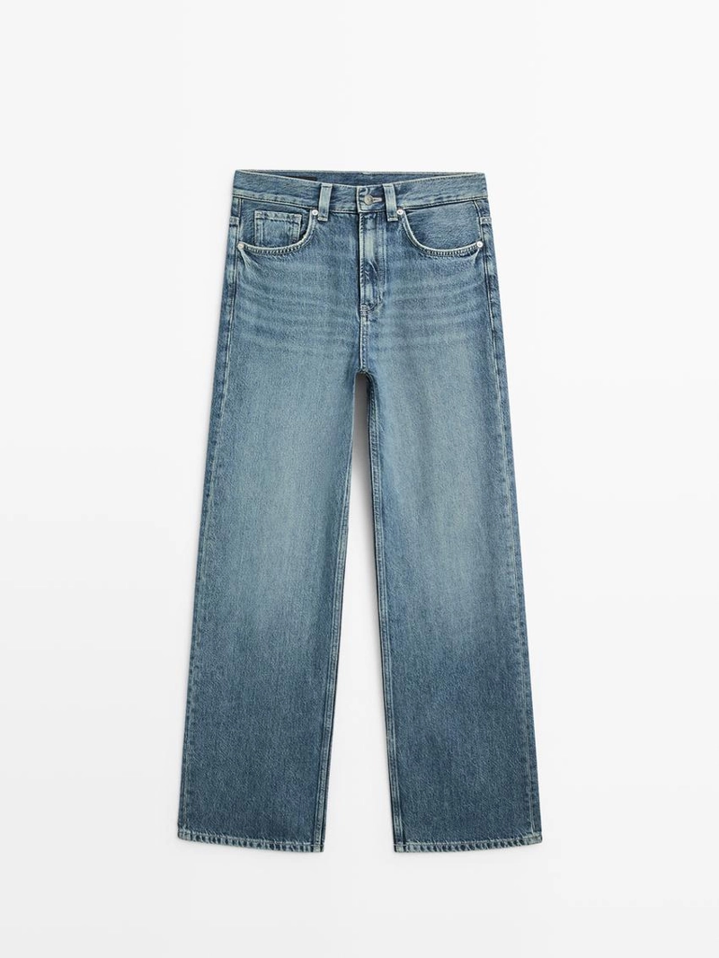 Джинсы с широкими штанинами на средней посадке