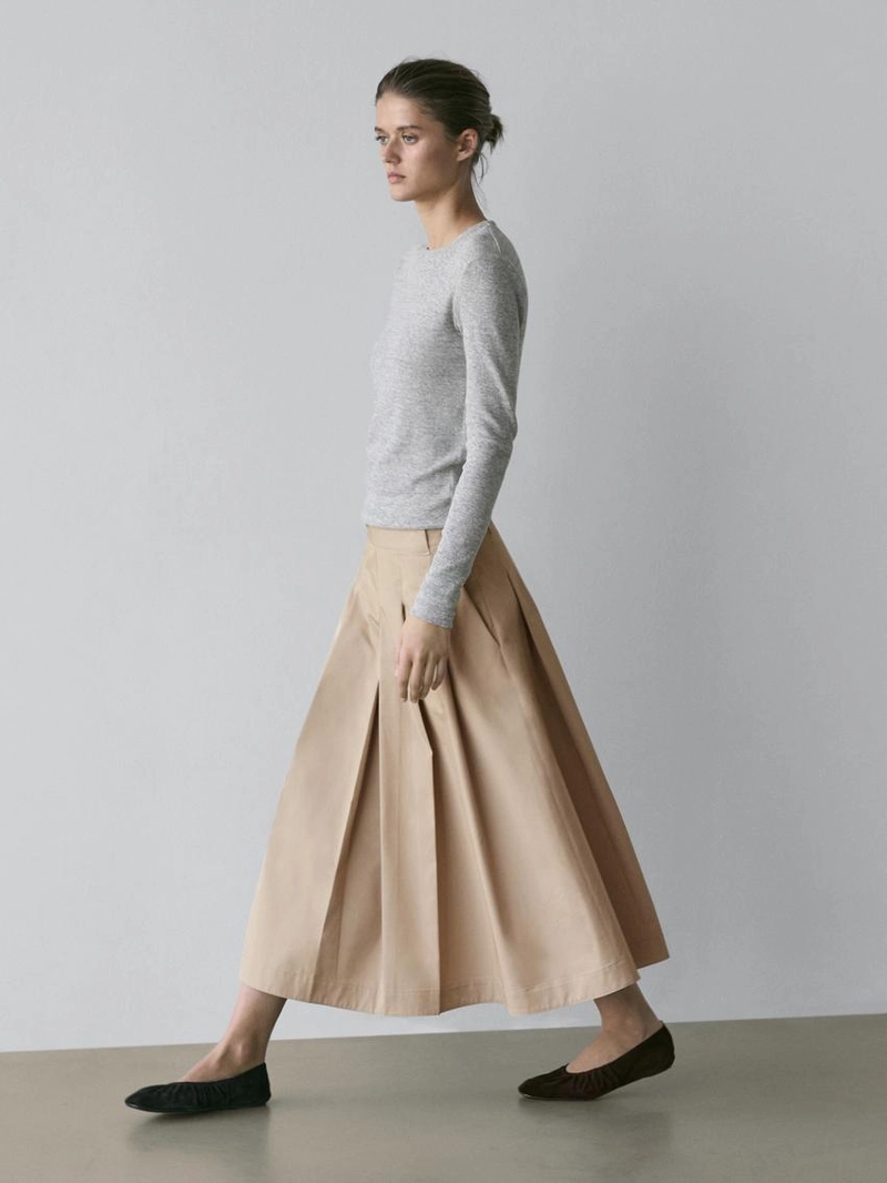 Юбка миди с боковыми складками