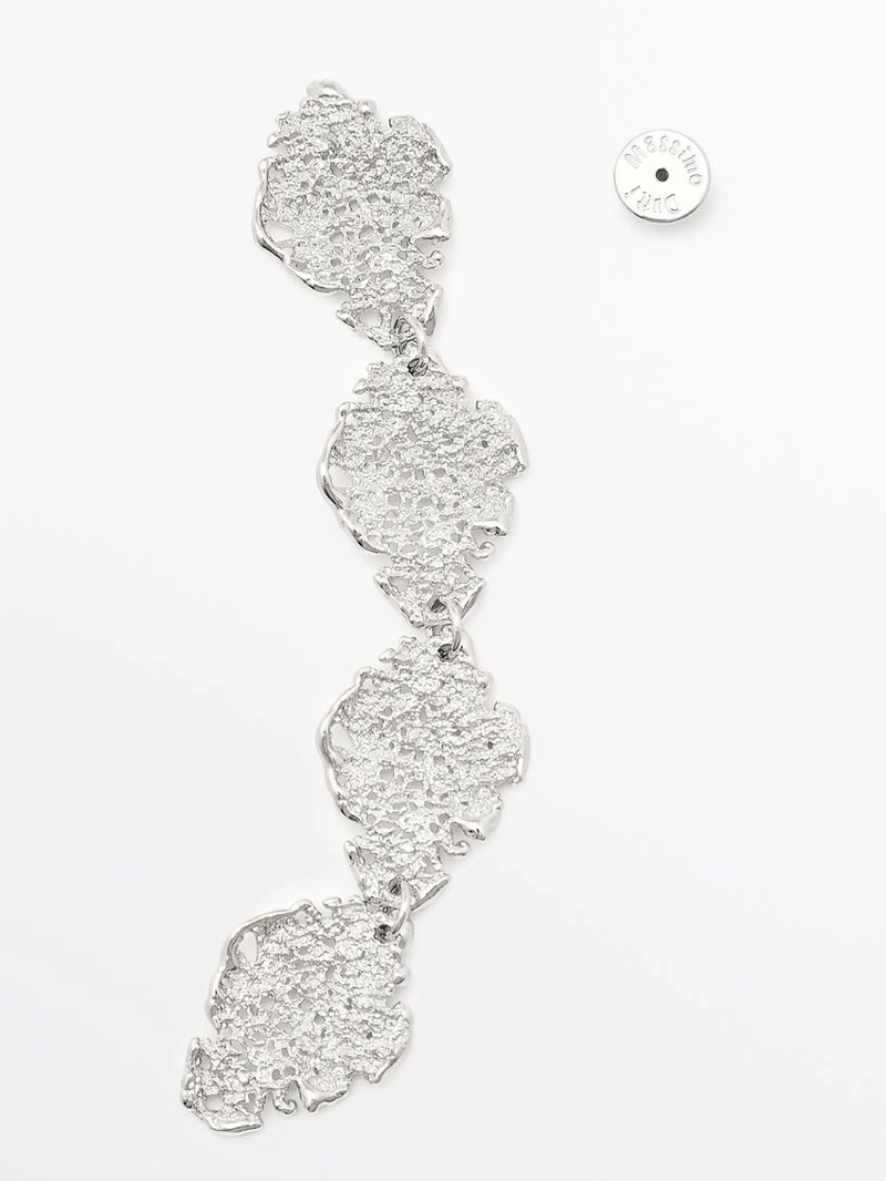 Серьги-кольца с текстурой металла