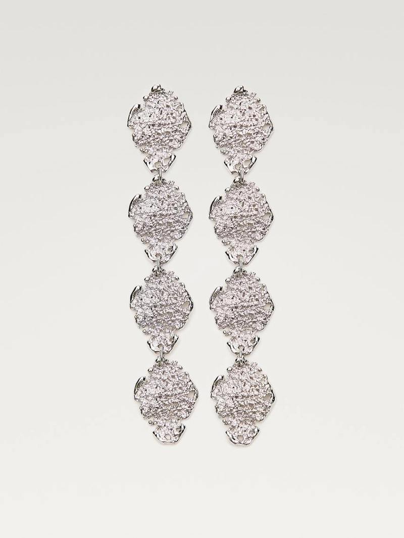 Серьги-кольца с текстурой металла