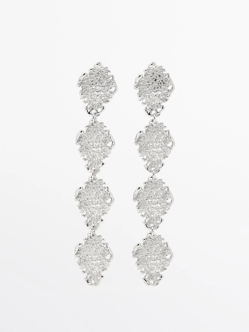 Серьги-кольца с текстурой металла