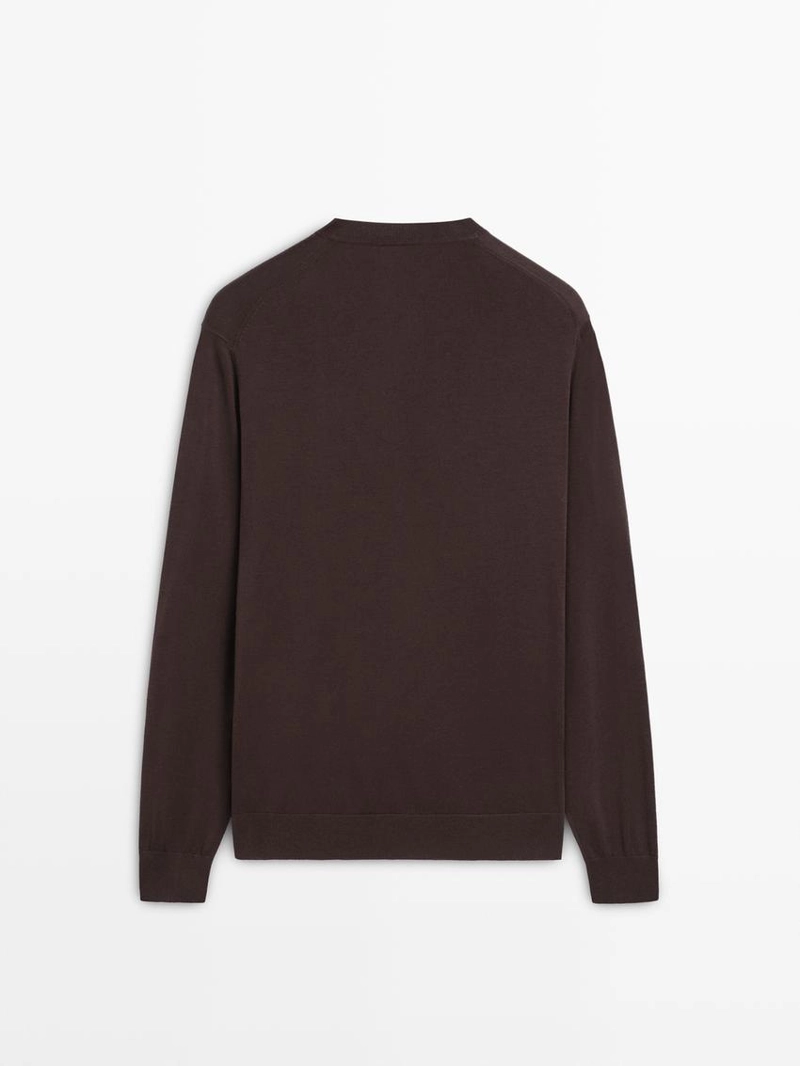 Вязаный свитер с v-образным вырезом из хлопкового микса