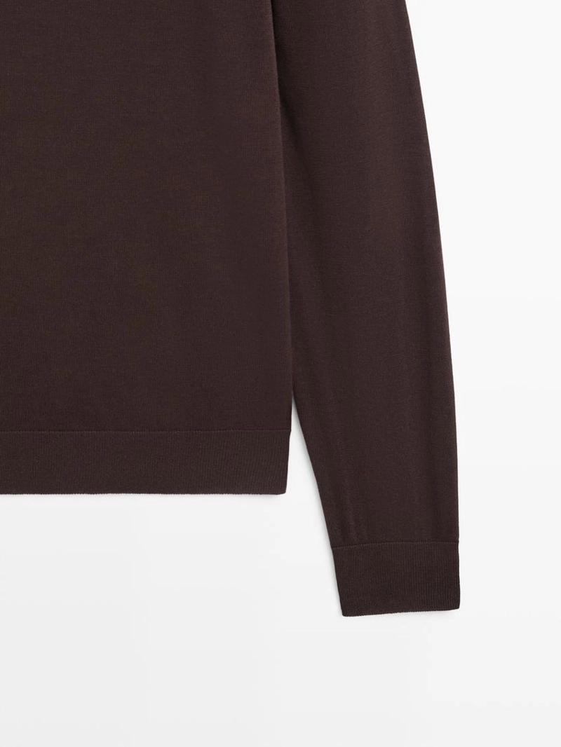 Вязаный свитер с v-образным вырезом из хлопкового микса