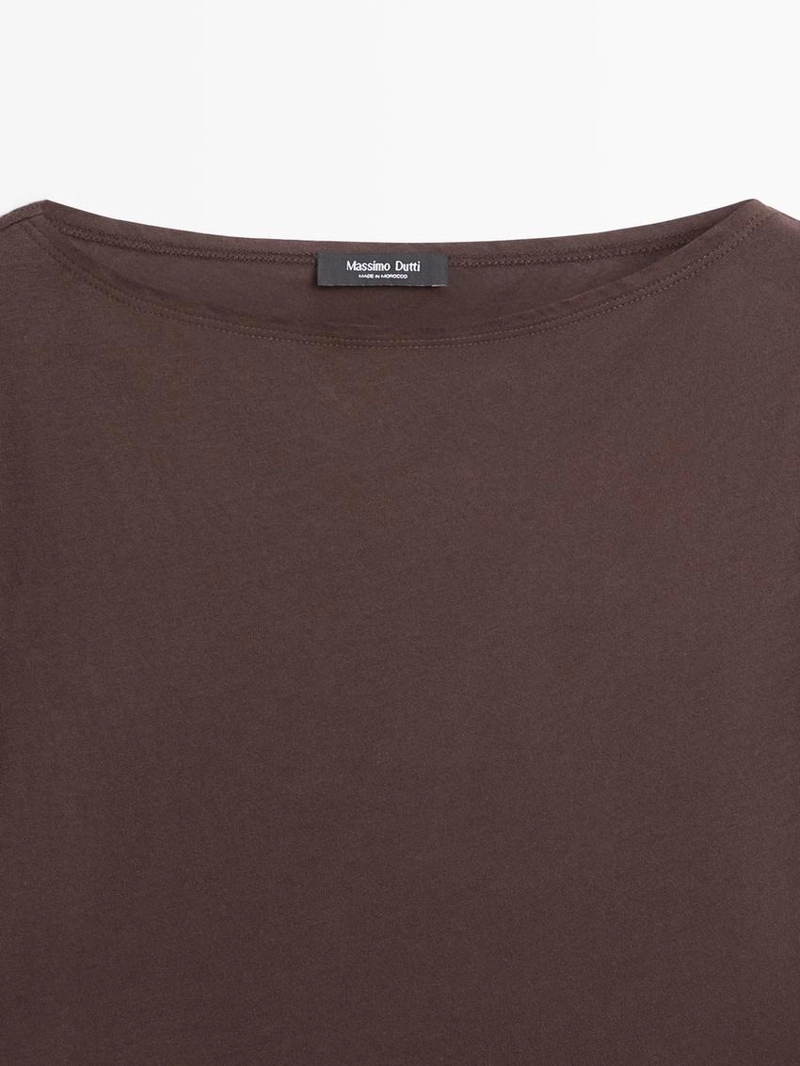 Футболка с лодочным вырезом из 100% хлопка