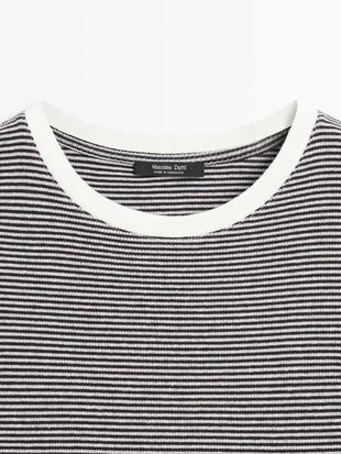 Футболка с коротким рукавом с контрастными деталями- Заказать в России