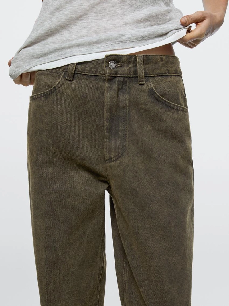 Джинсы с завышенной талией и силуэтом баллон