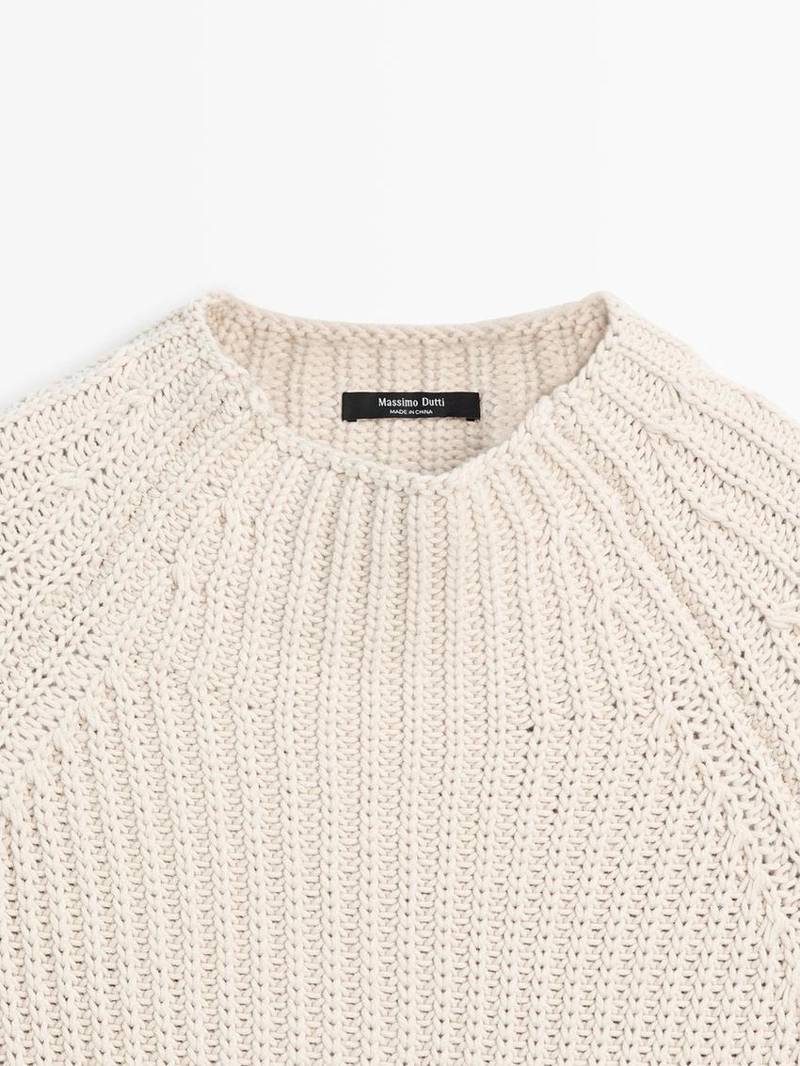 Плед-накидка с разрезами