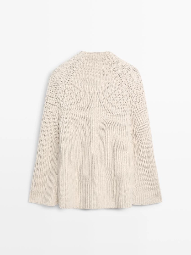 Плед-накидка с разрезами