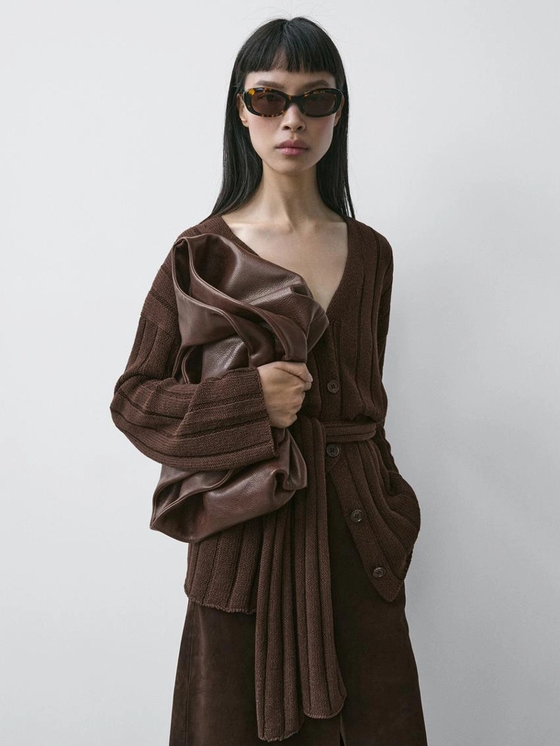 Кофточка-кардиган с деталями на талии