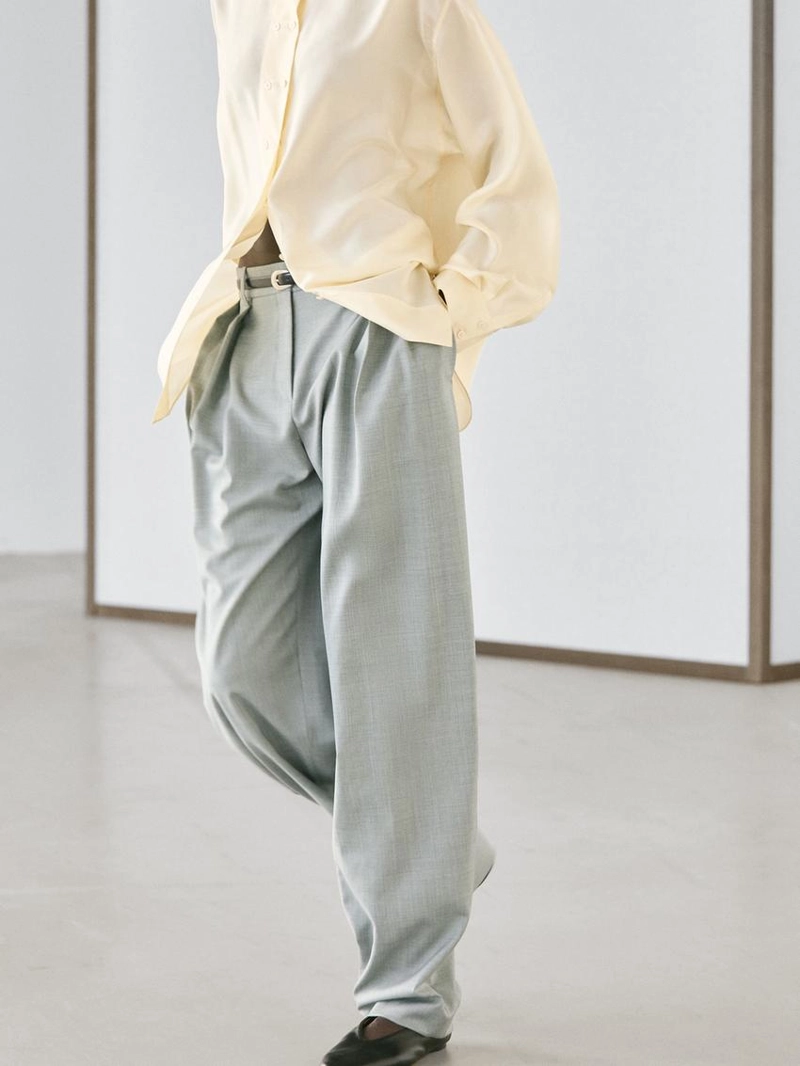 Брюки со складками и стрелками